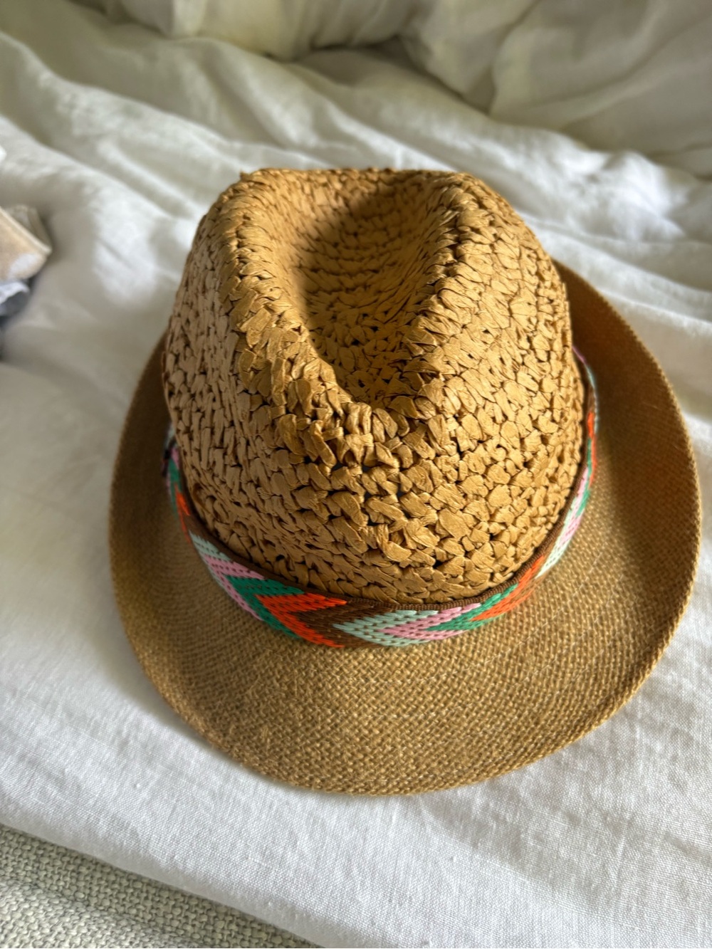 Steve Madden Adorable packable Tan Straw Fedora with Multicolor Band